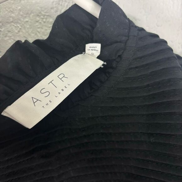 ASTR The Label Black Ruffle Detail Long Sleeve Blouse Top Size Small - Picture 5 of 8